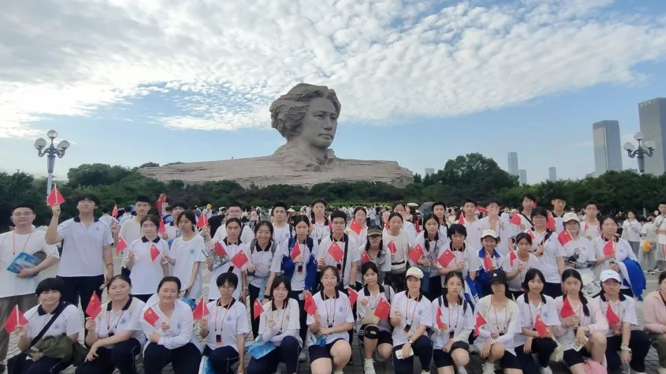 传承爱国精神 体验非遗之美——2024高一年级京外社会实践湖南分队纪实报道二