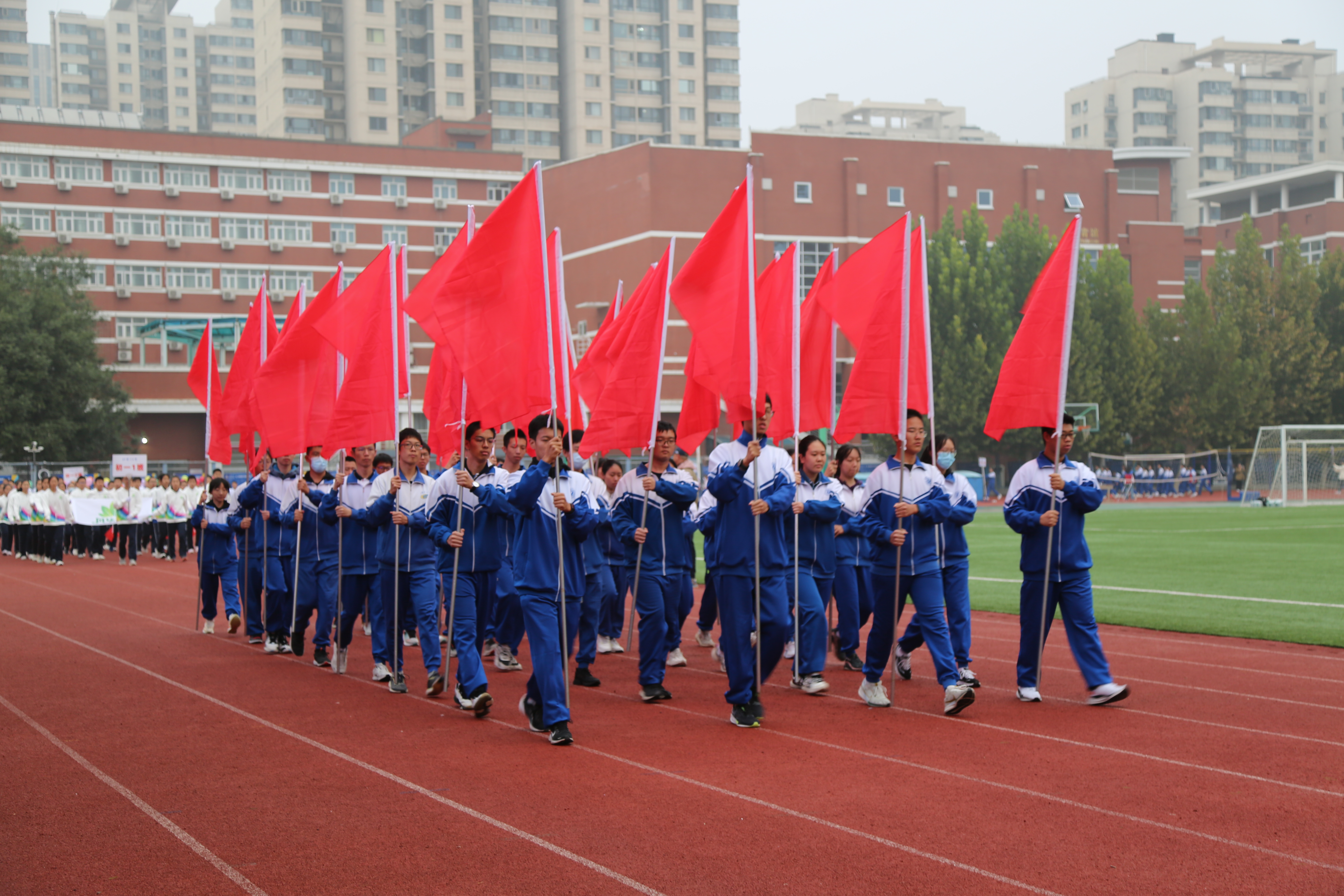 为荣誉而战 为梦想加冕—记北京十二中第84届田径运动会