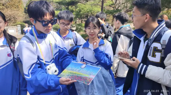春寻文脉 绿探芳华——高二年级走进国家植物园开展实践活动纪实