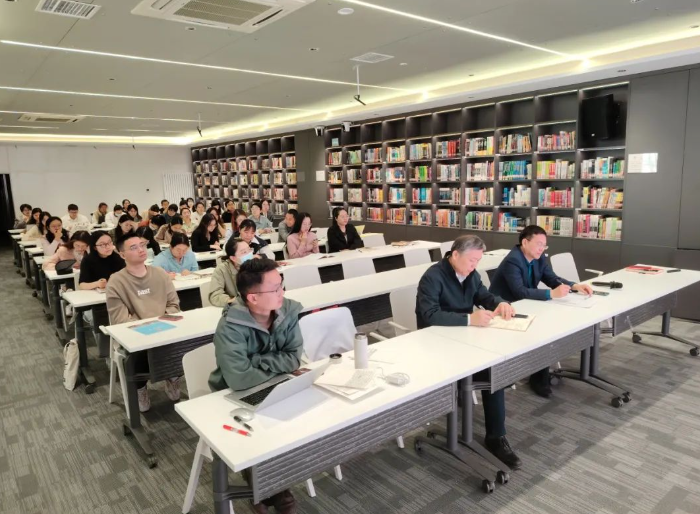 骨干教师传经送宝 青年教师蓄力成长 ——北京十二中举办教学竞赛经验分享暨五四主题活动动员会