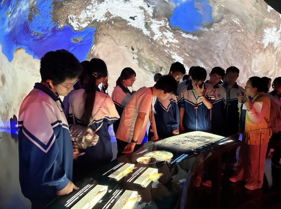 红耀铸魂育新苗 砺行致远绽芳华 ——2024级高一苏沪分队社会实践纪实（二）