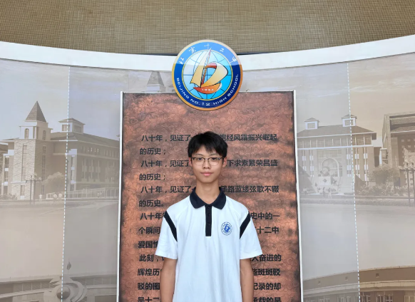 暖心善举彰显少年担当 十二中德育培育时代新人