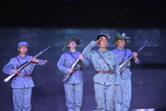 校企共育非遗魂 木偶传唱爱国情——北京十二中科丰校区携手中国木偶剧院开展非遗美育共创活动